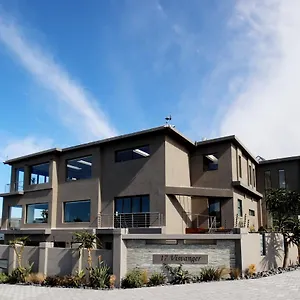 c-la-vie-melkbosstrand.hotels-capetown.com/